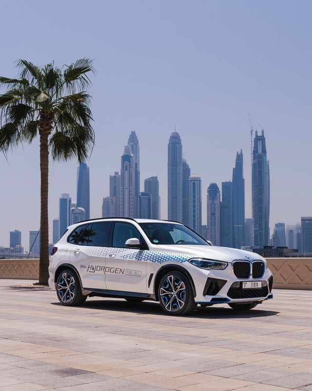 A-BMW-iX5-Hydrogen-a-sivatagban-tesztelt-20