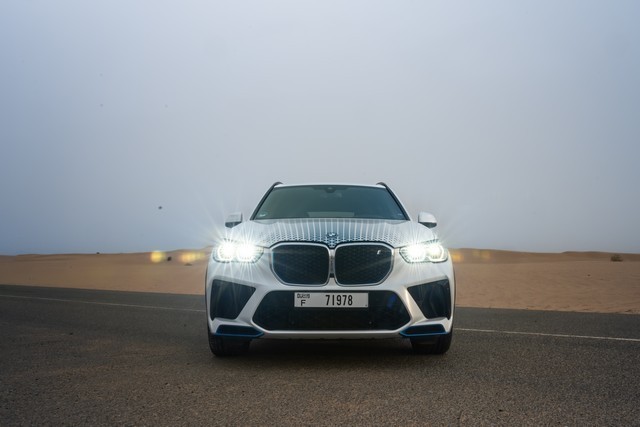 A-BMW-iX5-Hydrogen-a-sivatagban-tesztelt-29