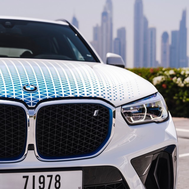 A-BMW-iX5-Hydrogen-a-sivatagban-tesztelt-39