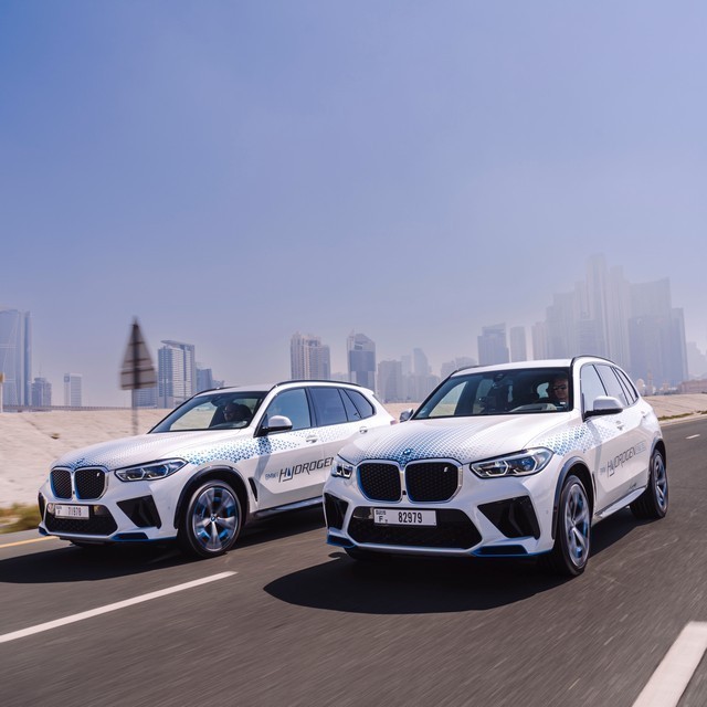A-BMW-iX5-Hydrogen-a-sivatagban-tesztelt-44