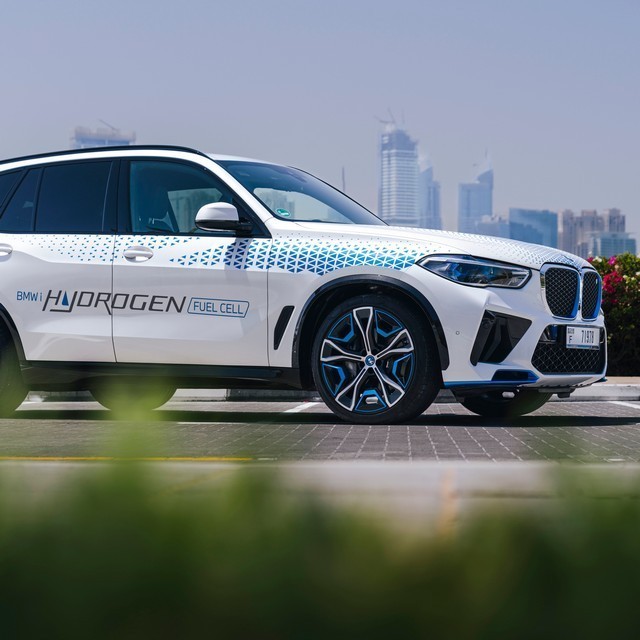 A-BMW-iX5-Hydrogen-a-sivatagban-tesztelt-62