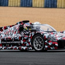 A Le Mans-i tesztprogramon szereplő új GR Super Sport versenyautót a Toyota sikerrel zárult 24 órás futam előtt mutatták meg
