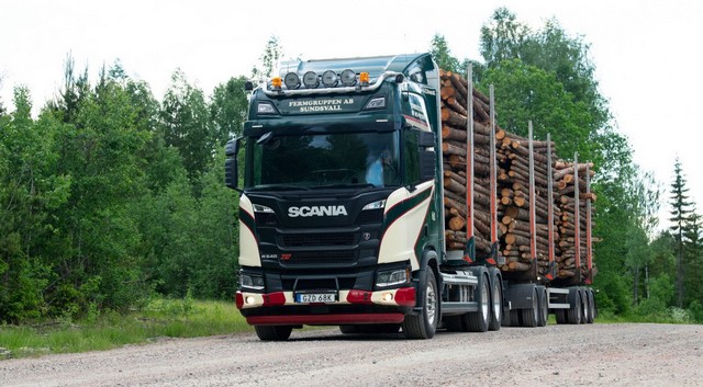 Terepteszten az új Scania 560 R XT