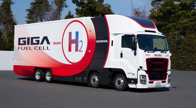 Az Isuzu és a Honda közös K+F tevékenységének köszönhetően már napvilágot látott egy tesztcélokat szolgáló üzemanyagcellás nehéz-tehergépjármű