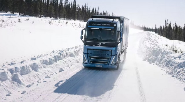 A Volvo Trucks közúti tesztelés alá vetette hidrogénüzemű elektromos teherautóját