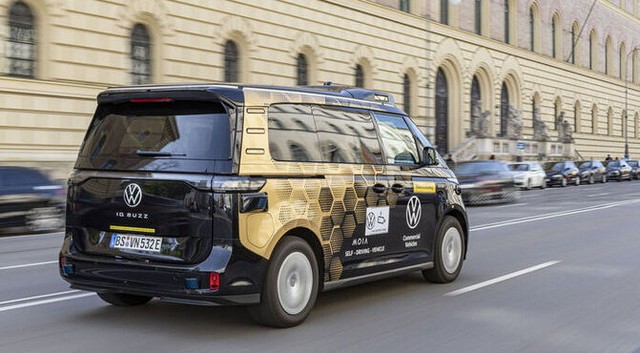Münchenben teszteli először utasokkal az automatizált vezetést a Volkswagen Haszonjárművek