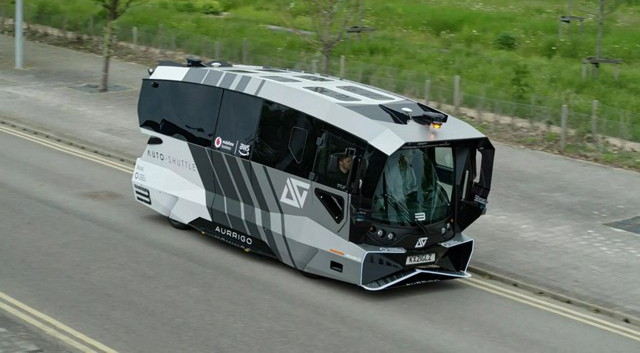 Ezt a vad külsejű autonóm buszt most Európában tesztelik